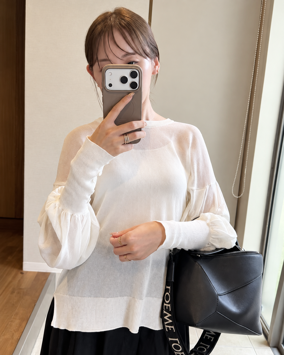 シースルーリブボタンニット